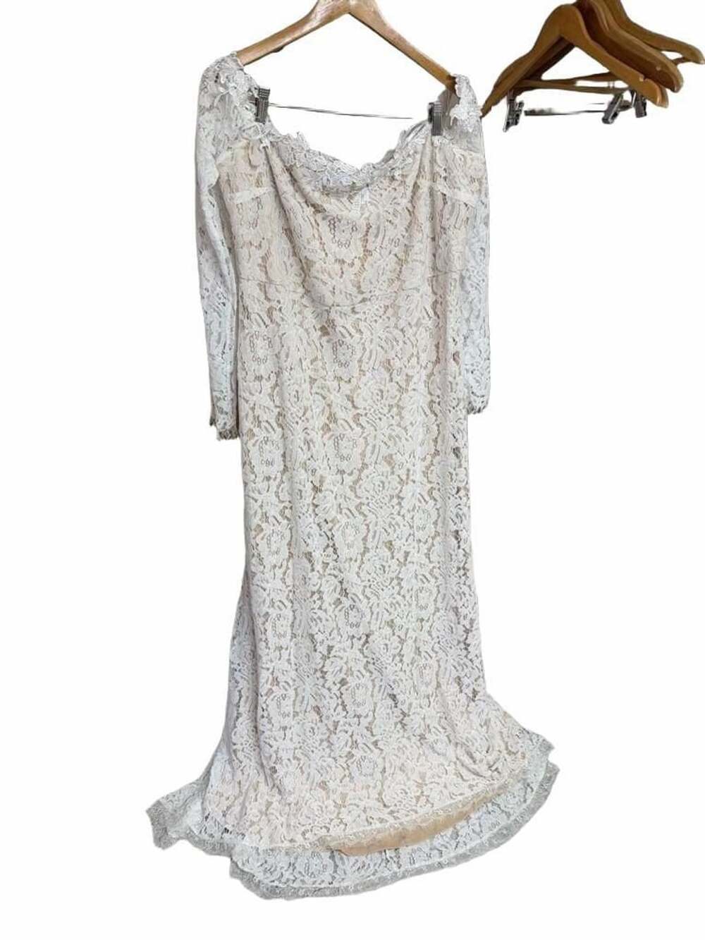 Lulus Women's White Lace Off-the-Shoulder Long Sleeve Wedding Dress Size 1X